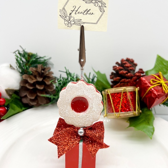Christmas Linzer Cookie Place Card Holders – Set of 4 | Holiday Name Card Holder - Picture 7 of 11